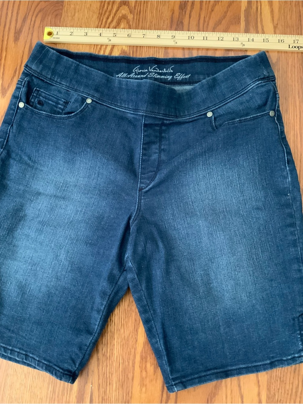 Gloria Vanderbilt Slimming Effect Bermuda Denim Shorts 12P  #0025